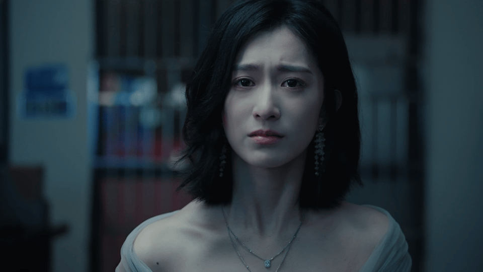 张怡式女孩向上爬该被指责吗 张怡的经历真的戳中太多人！努力向上想提升生活，却被污