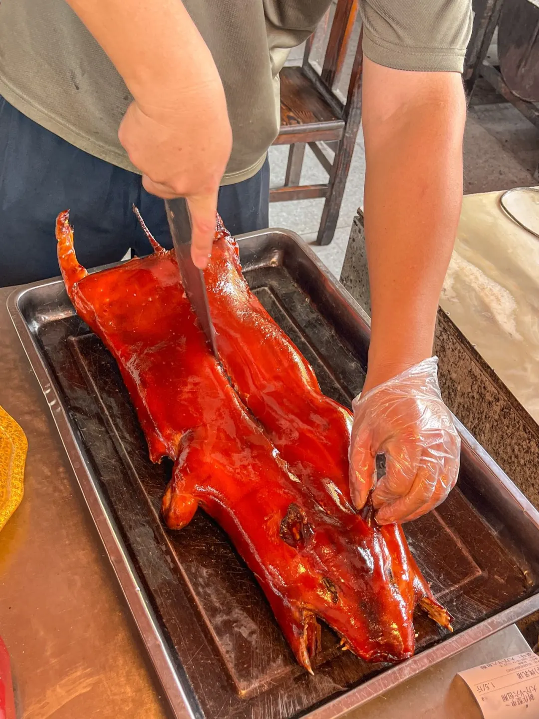 分享近期在三亚吃到的脆皮烤乳猪说点真心话