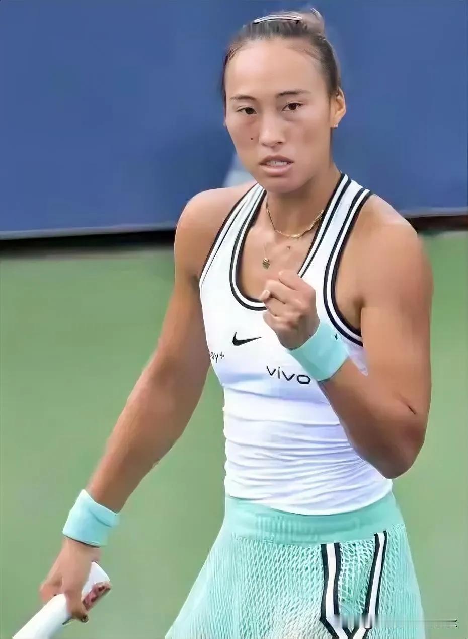 北京时间9月1日凌晨，2026美网女单首轮打响。中国奥运冠军郑钦文迎来对决，对手