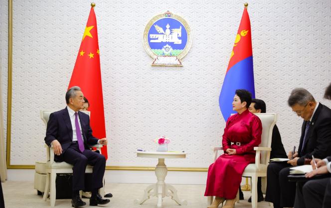 蒙古国答应中国了！蒙古国总统呼日勒苏赫当面给王毅吃了定心丸：不做任何损害中国利益