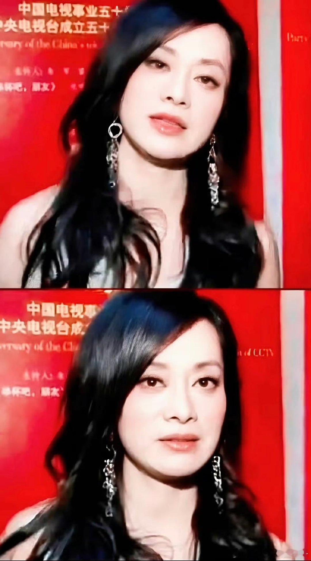 毛阿敏这一生红过也摔过毛阿敏真正的大女主不在剧本里在人生里不会刻意讨巧，默默踏实