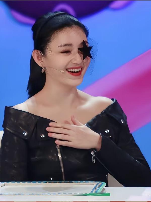 别人的家里事真的不清楚，但是她能把房子都分给光头一部分，就知道她不是特别爱孩子，