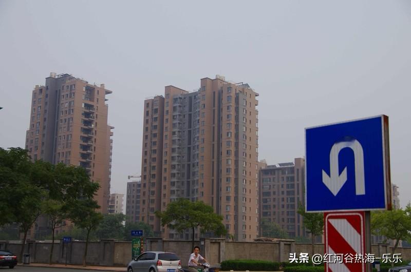 为什么地方上可以那么低的折扣收房子，而不能让房企这么低的价格把房子卖给购房者。