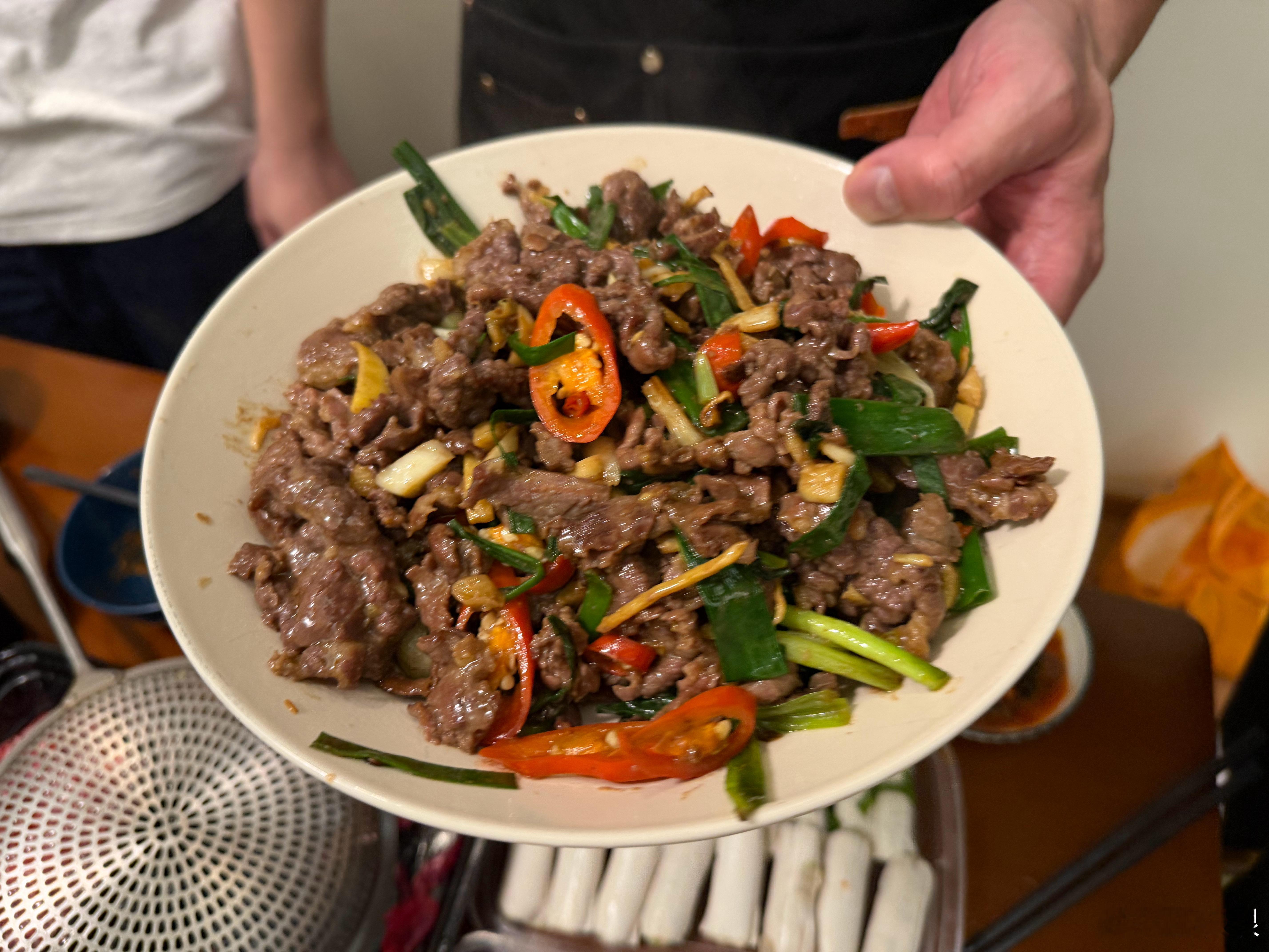 来广州这几天吃得不错，广州男的个个厨艺了得老婆更嫌弃我了。 