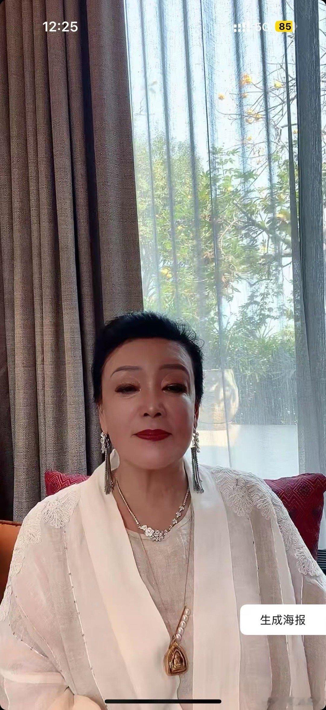 张兰直播间卖爆了  张兰直播真的是蹭的一手好流量，抓住一切赚钱的机会，干什么都会