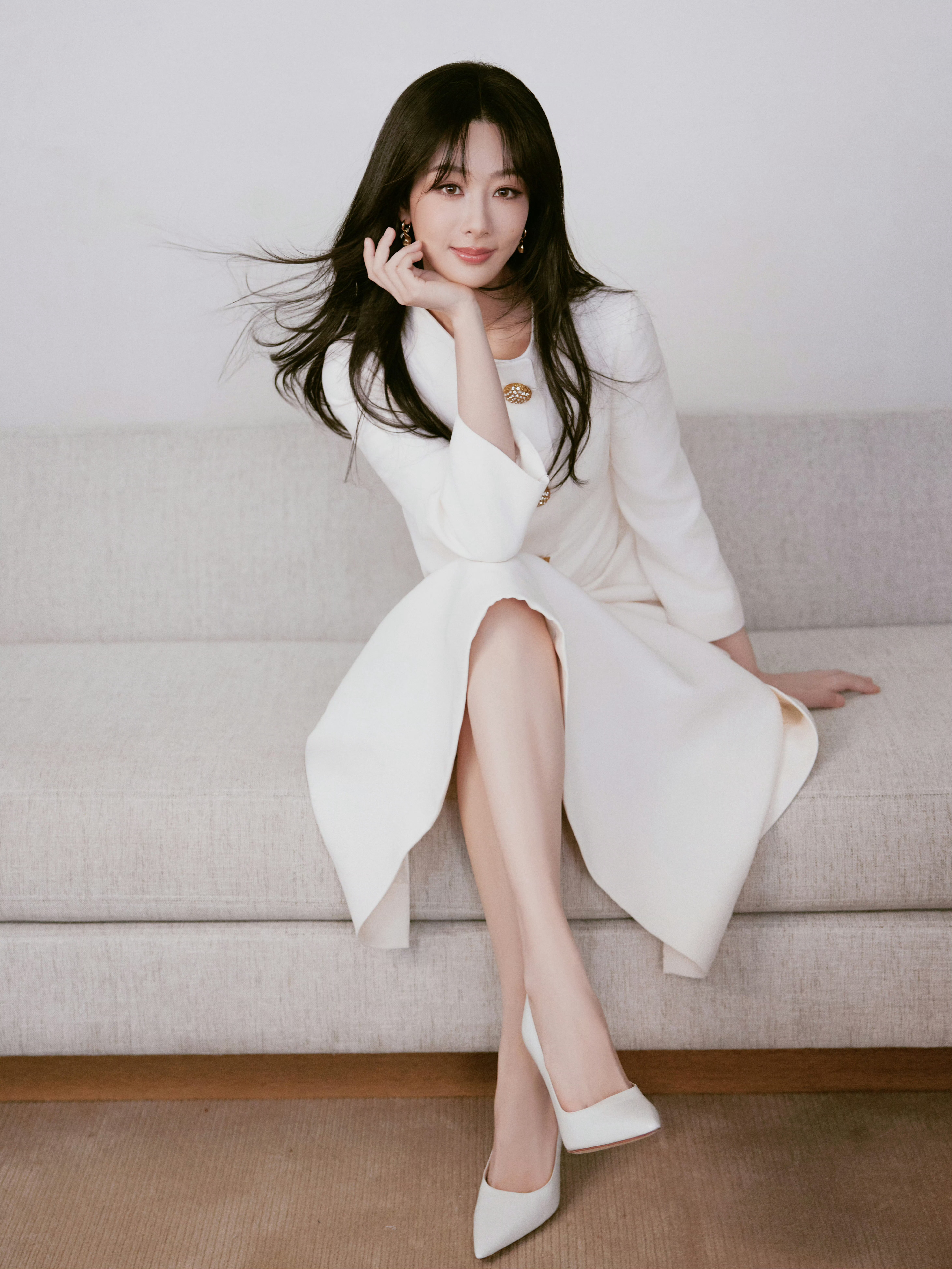 杨紫直播  大气温婉的紫紫[爱你] 