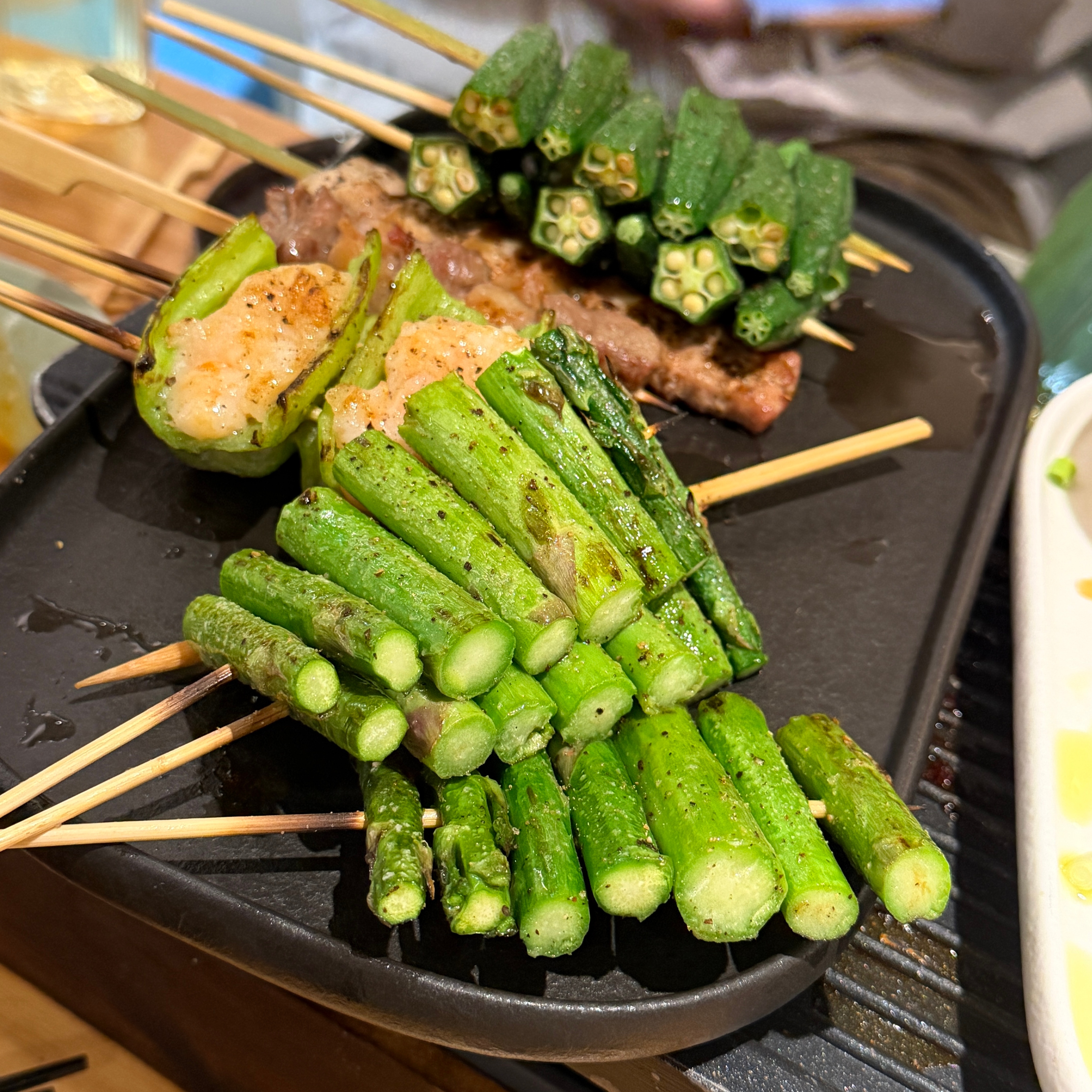 出门和不出门过的是两种人生确实有这种感觉，在家感觉悠然自得，好像一切都很慢。一出