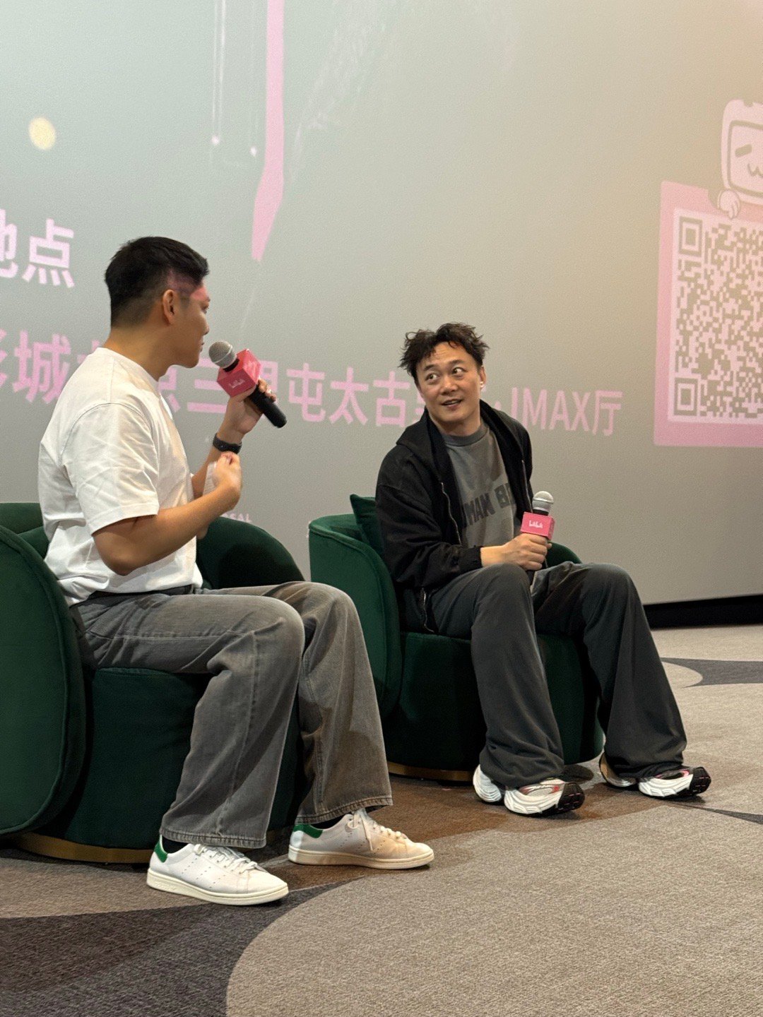 陈奕迅出国了但没完全出 听陈奕迅在北京分享会讲意大利经历，正想悄悄吃顿饭，旅游大