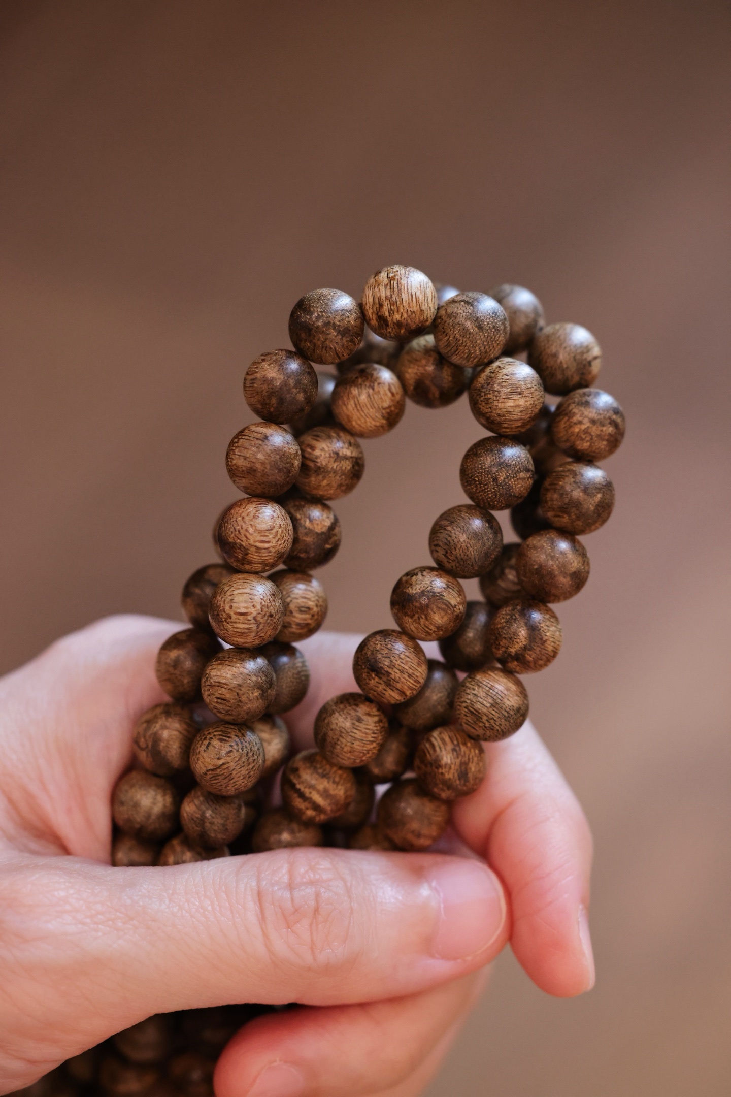 柬埔寨沉香 | 8mm*108颗 手链油线密布清晰，油脂自然丰盈，香韵醇厚绵长，