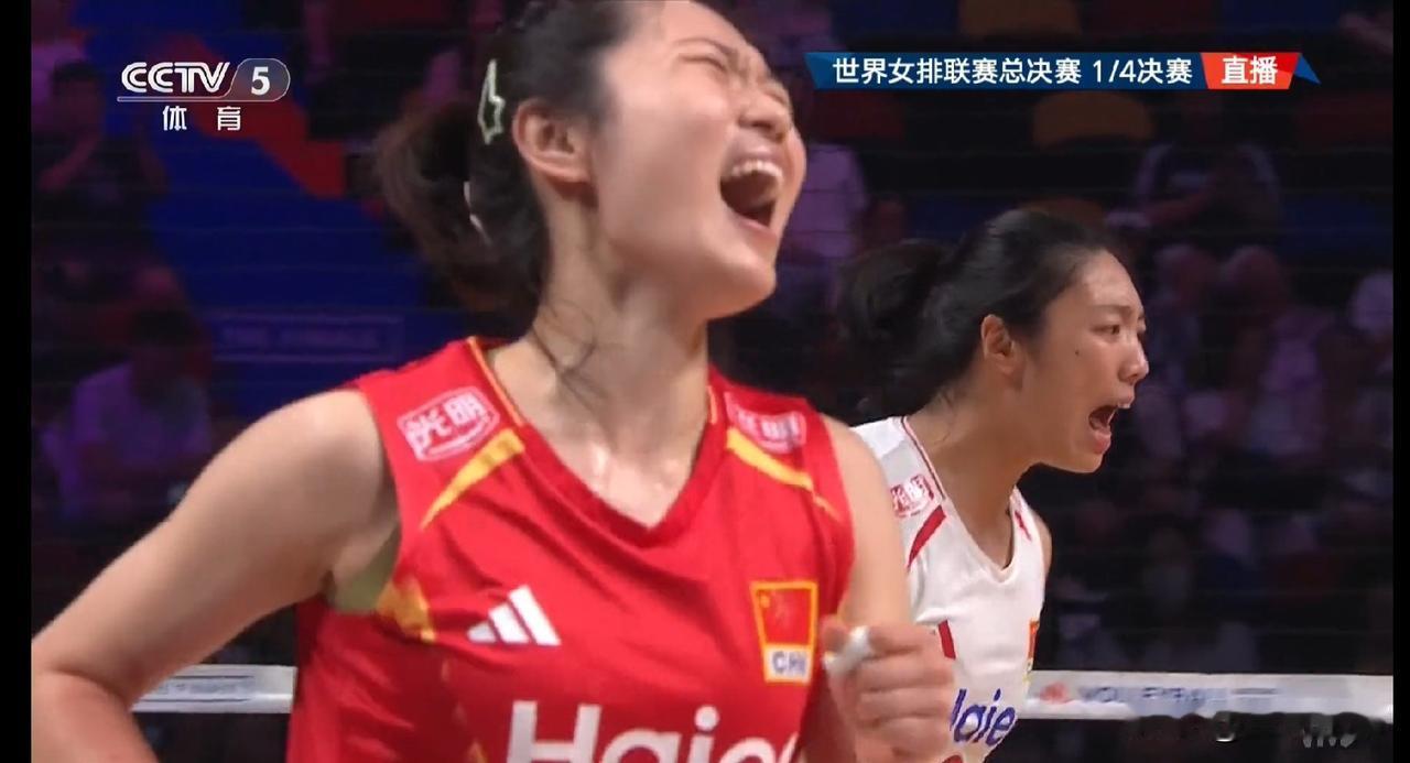 倪非凡局点登场，放弃防守使美国女排以25:13大比分轻松取胜中国女排。中国女排乱