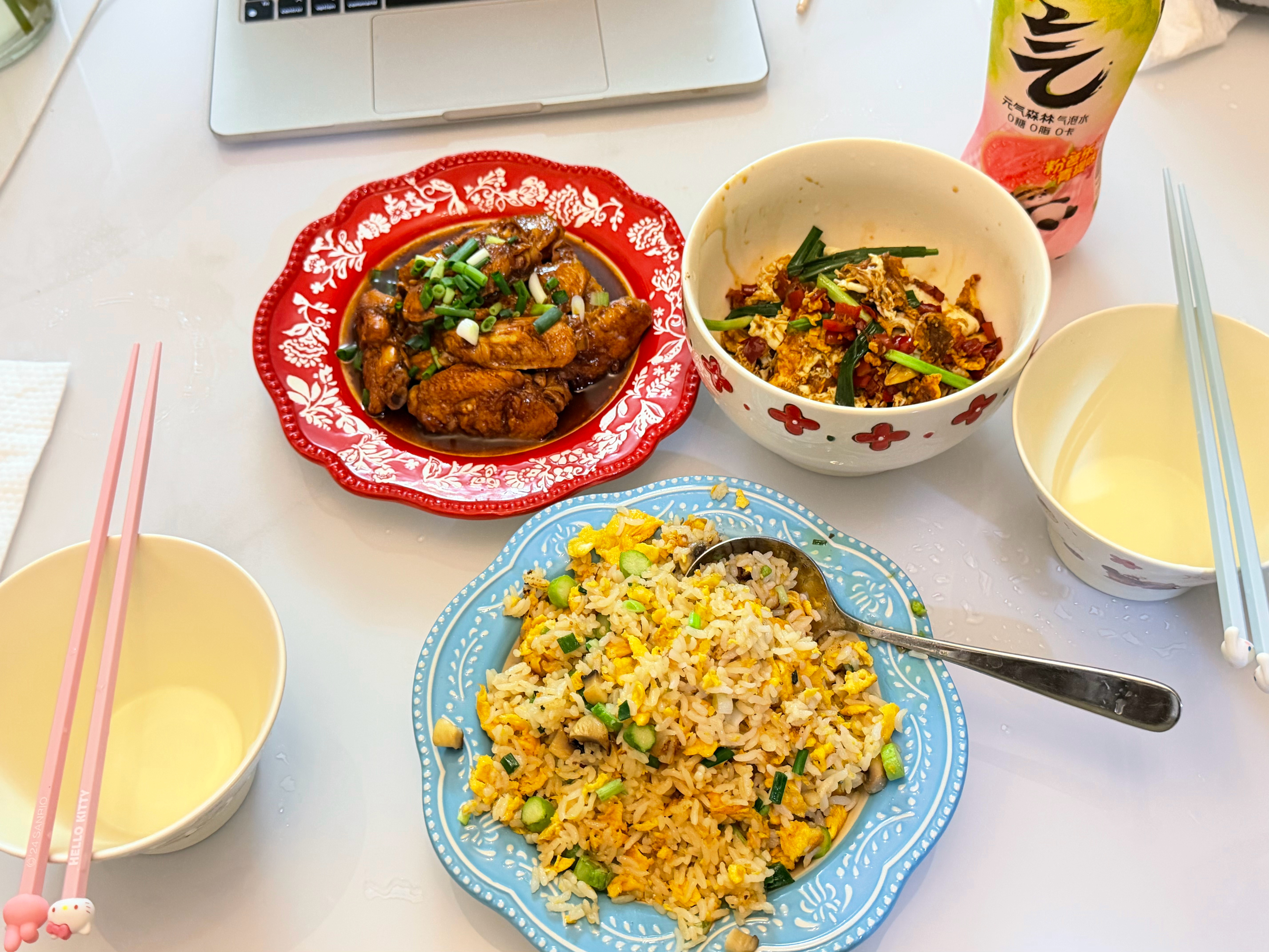 红烧鸡翅 公瑾爆蛋 蛋炒饭！（超级无敌好吃！！！是我最喜欢的蛋炒饭的味道嘿嘿） 