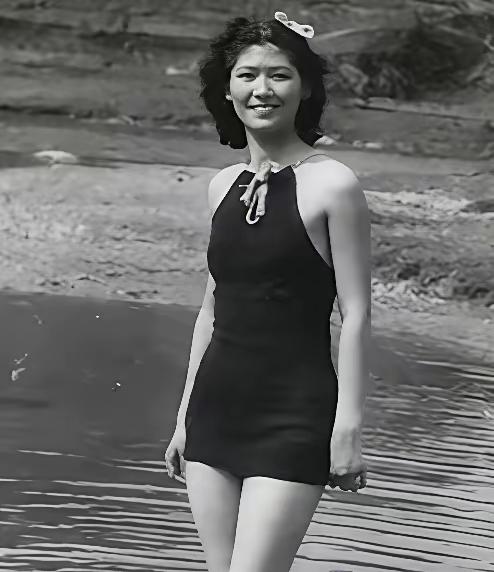 1914年，阎锡山娶了14岁的小妾，洞房之夜，他对小妾说：“你只负责传宗接代！”