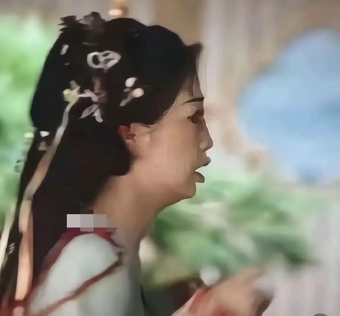这个侧脸是认真的吗……？如果是真的，有点虾仁…，仿佛什么…成了精……[黑线]。这