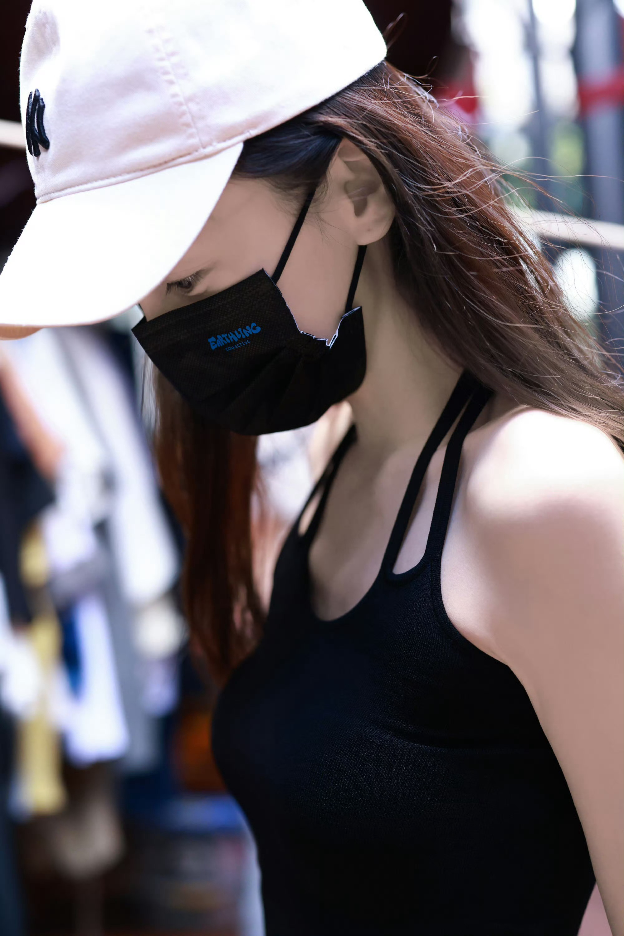 angelababy angelababy  “你是被光偏爱的，你的名字燃起我永
