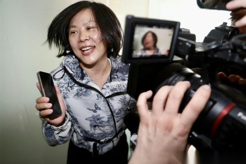 我们确实看错了李贞秀！绿媒已经不再邀请李贞秀了，原因是她除了骂黄国昌和陈智菡之外