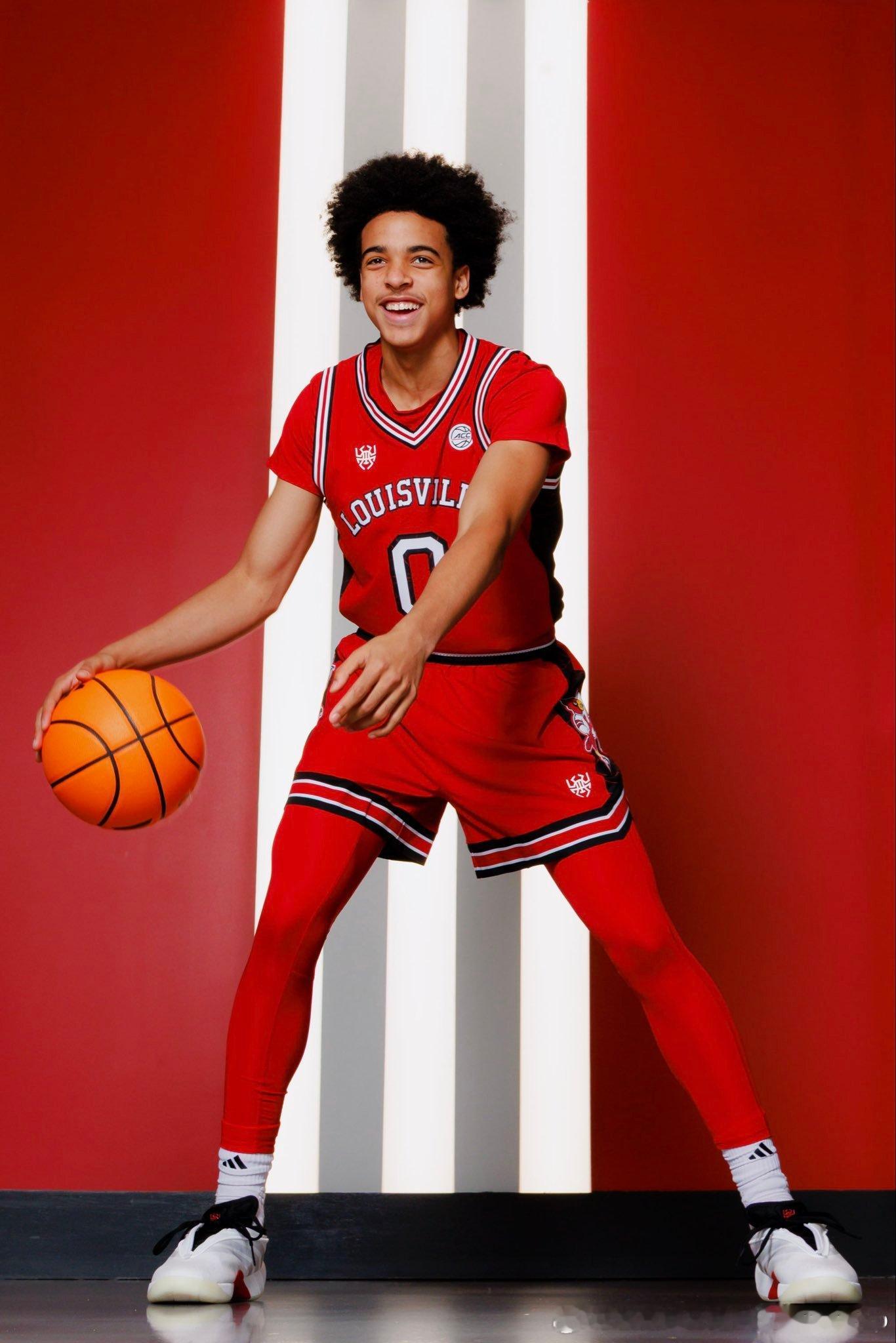 Mikel Brown Jr对阵SMU再砍29分，最近三场比赛场均砍下34分，更