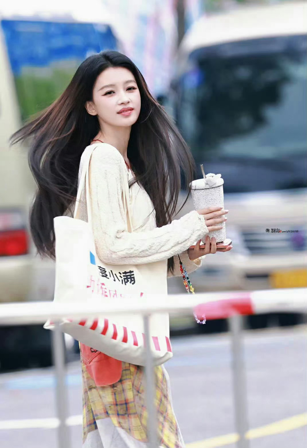 宿舍灯光下的孙怡好温柔，期待下一期节目播出！❤️孙怡回浪姐宿舍乘风2026