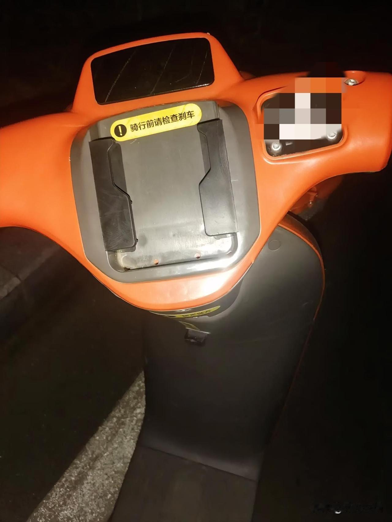 熟人聊天时，​别人有时候问我混得怎么样？​自己都不怎么回答，一把年纪还骑这个“贵