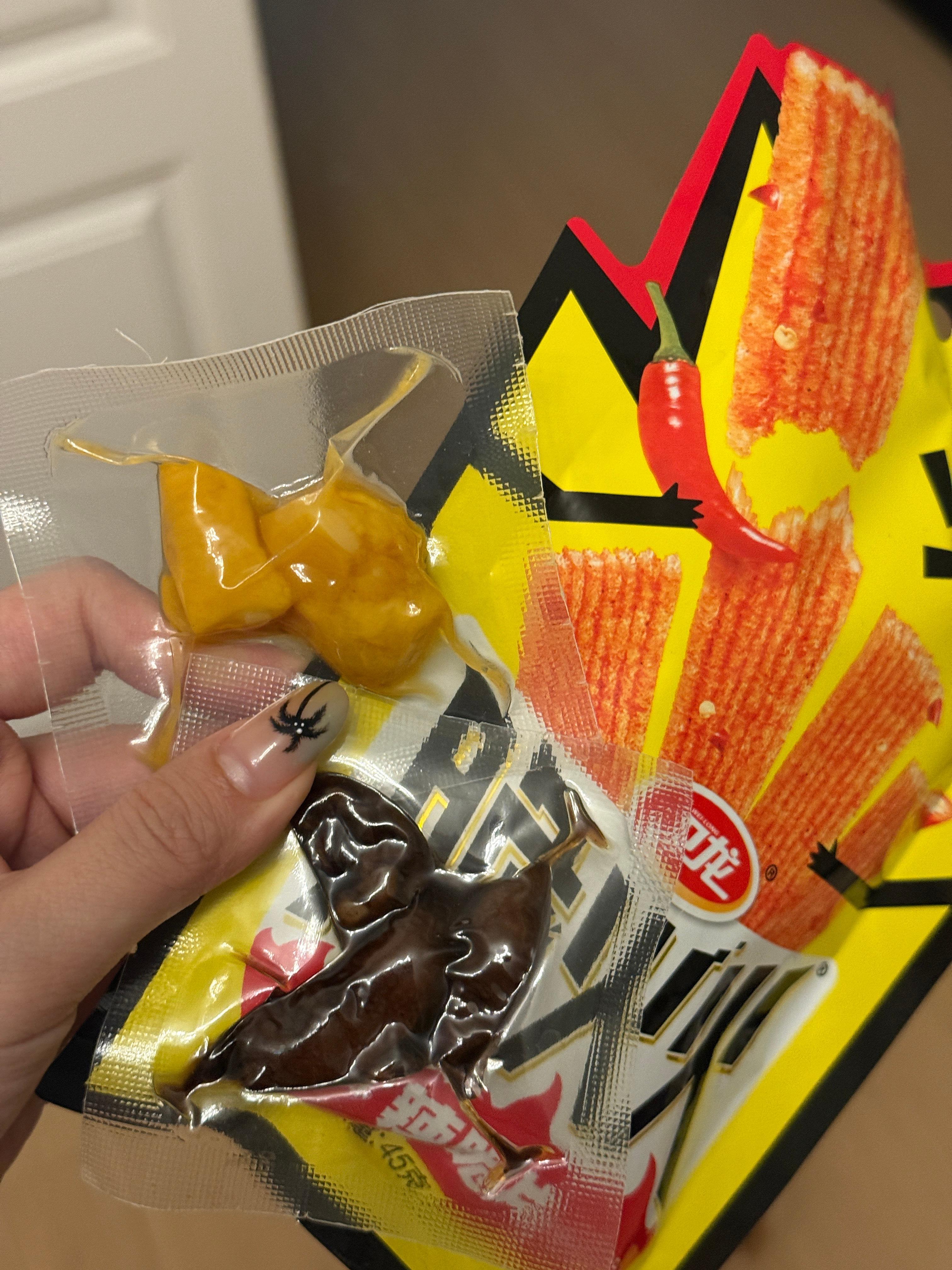下次不半夜偷吃了 可是脆火火真的… ​​​