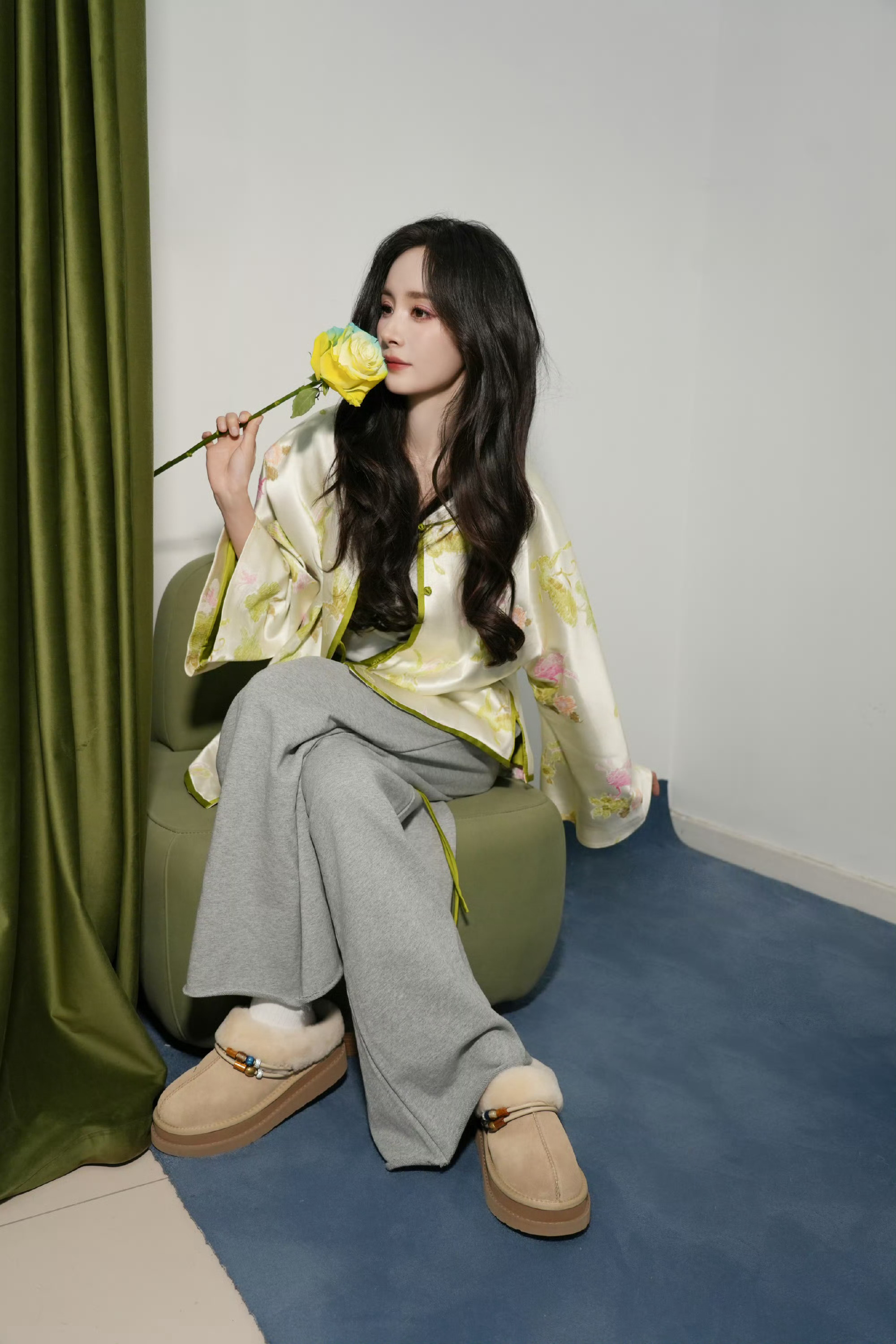 漂亮大姐姐[爱慕] ​​​