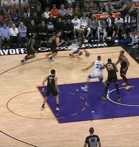 不喜欢爱德华兹的嚣张劲，但他确实挺有实力，是本赛季最大的两个超级新星之一。
面对