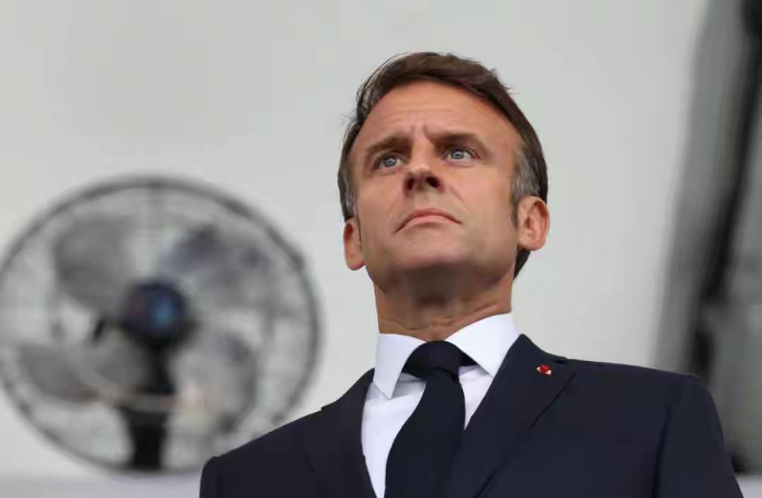 来自法国媒体4月1日的消息说，法国总统马克龙公开表示，不会邀请东大参加七国集团的