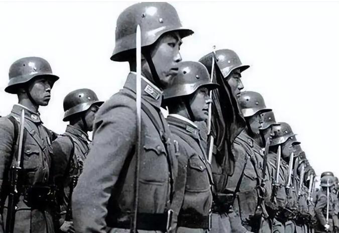 1949年，叛逃12年的红军师长方步舟带800人起义，司令员王建安不敢收，陈毅批