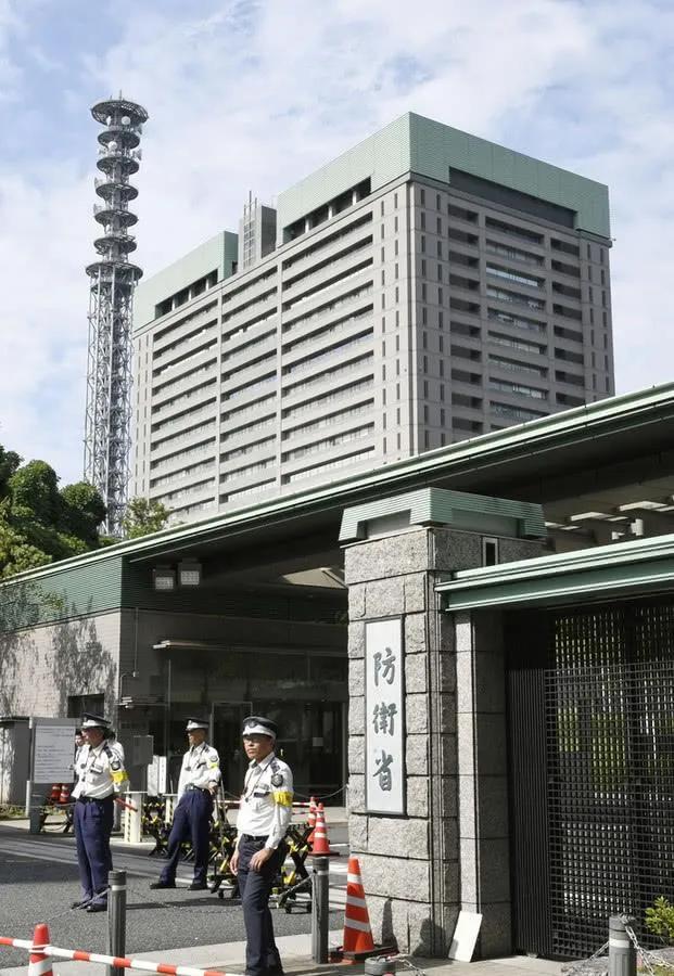 日本这次拍不到辽宁舰有多尴尬

日本防卫省近期专门发布通报，宣称观测到中国辽宁舰