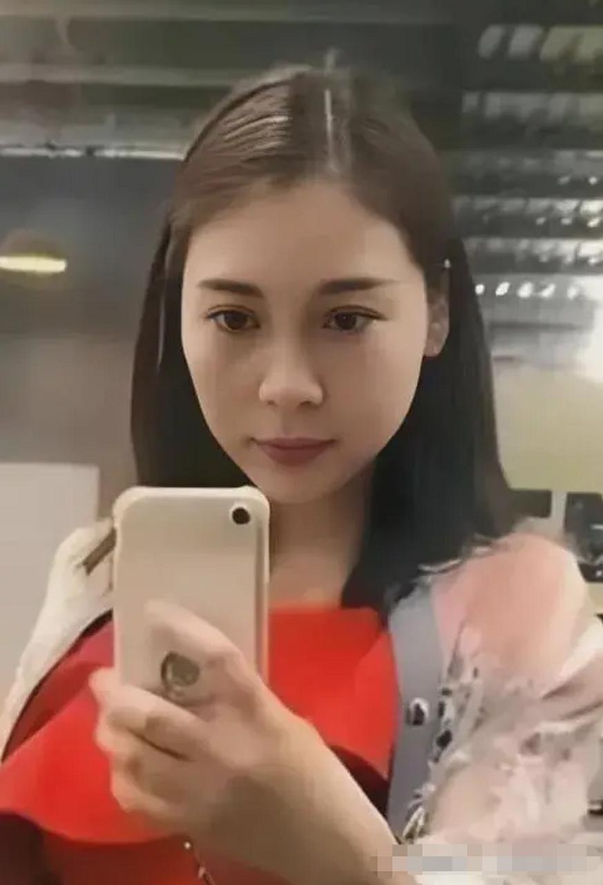 没钱你会慌吗？说完全不慌的，要么是家底厚到没概念，要么是还没直面过生活的细碎暴击