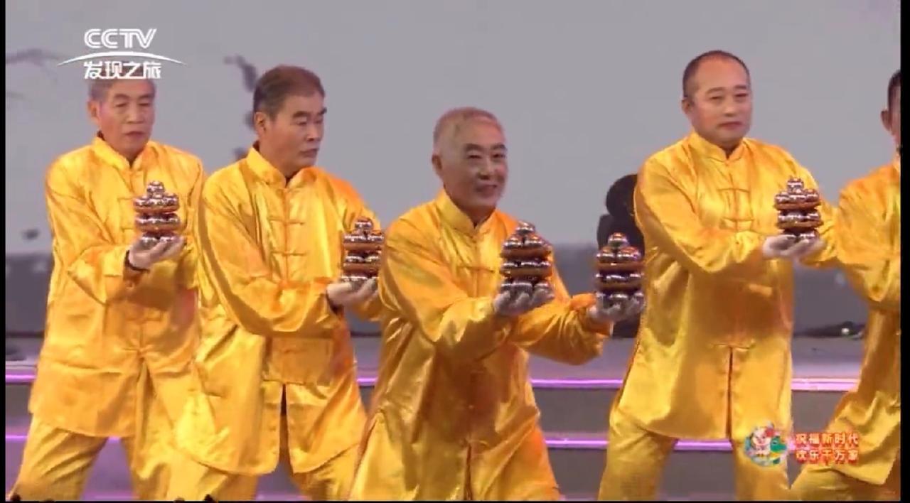 读梁实秋先生的《人间食话》方得知保定原来有三宝，真是学到了。
“保定府，三宗宝，
