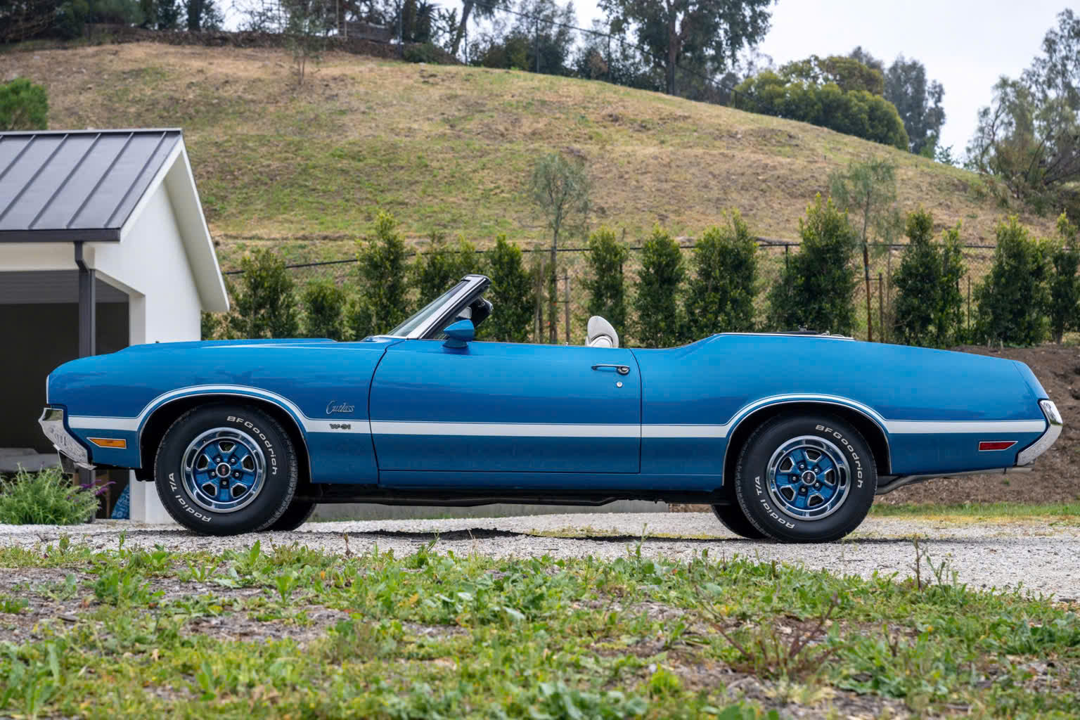 1970款奥兹莫比尔Cutlass Supreme敞篷版正在Bring a Tr