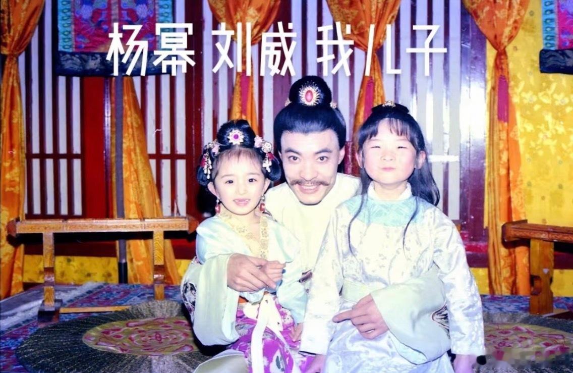 怎么会有人从小就这么精致啊！简直就是个精致的瓷娃娃，看一眼心都要跟着融化了🥺3