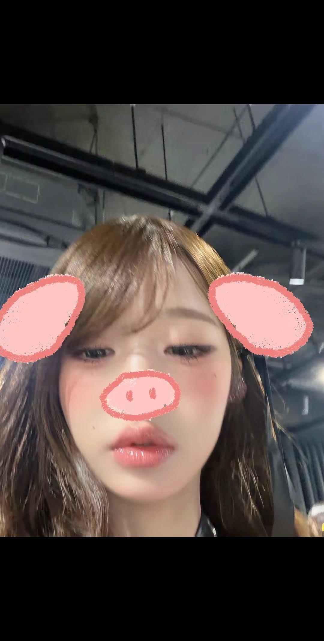 不小心按到拍照blackpink：张元英