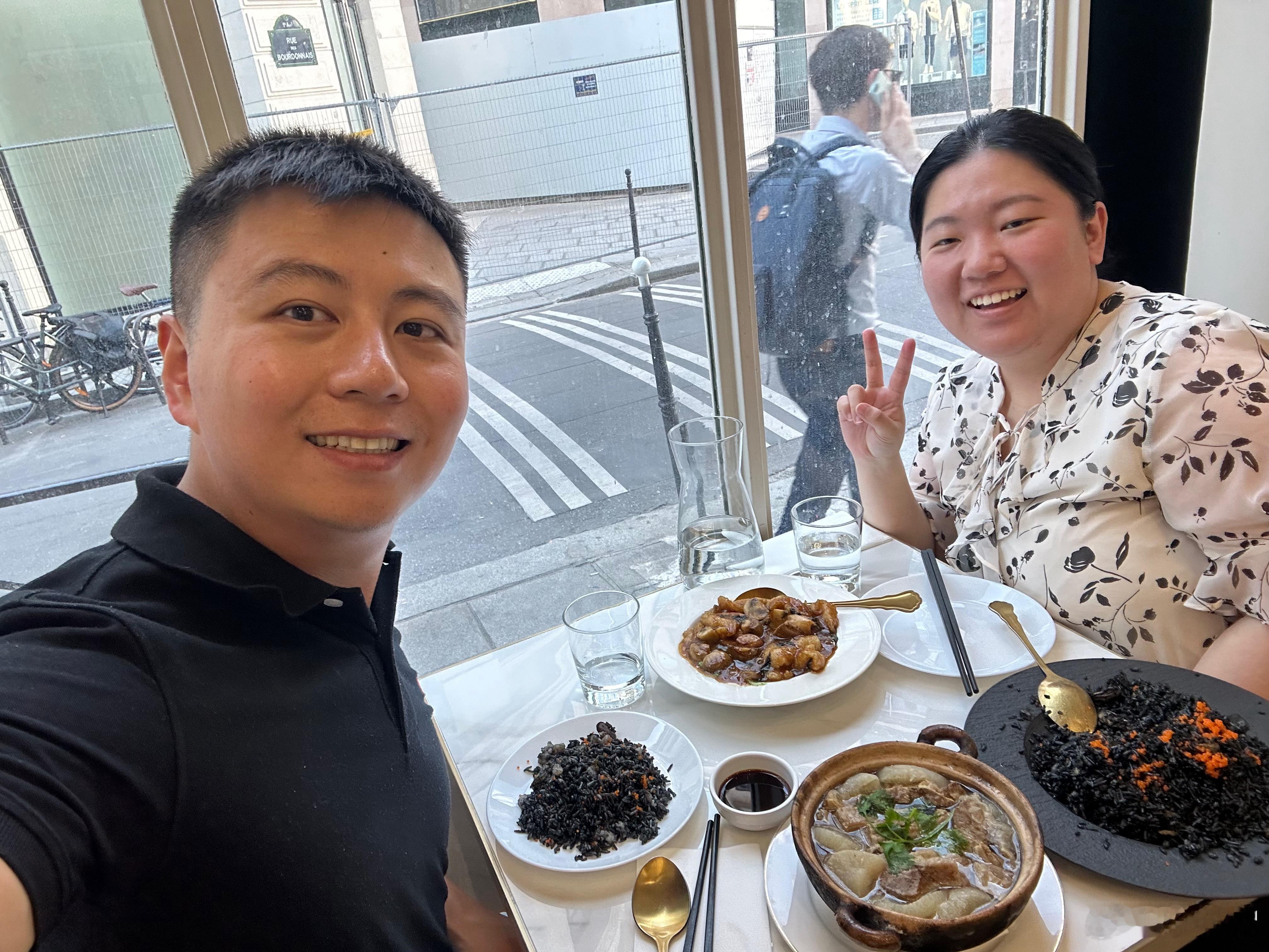 大家还记得我在克罗地亚采访的小羽吗？  现在她从克罗地亚交换回巴黎了，给大家报告