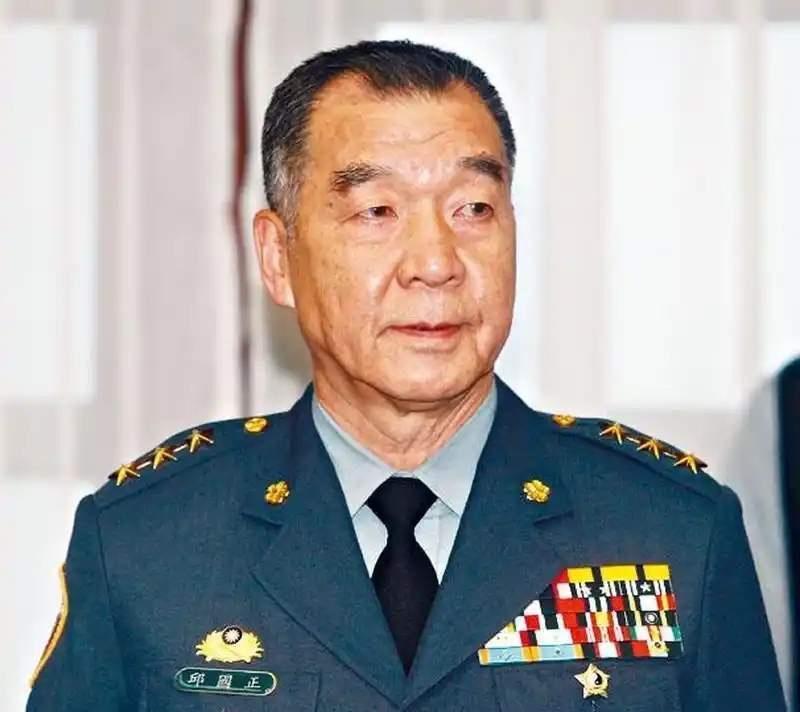 你要打多久我就陪多久！只要大陆战机敢越线，台军就开第 1 枪击落。

扳机在指头