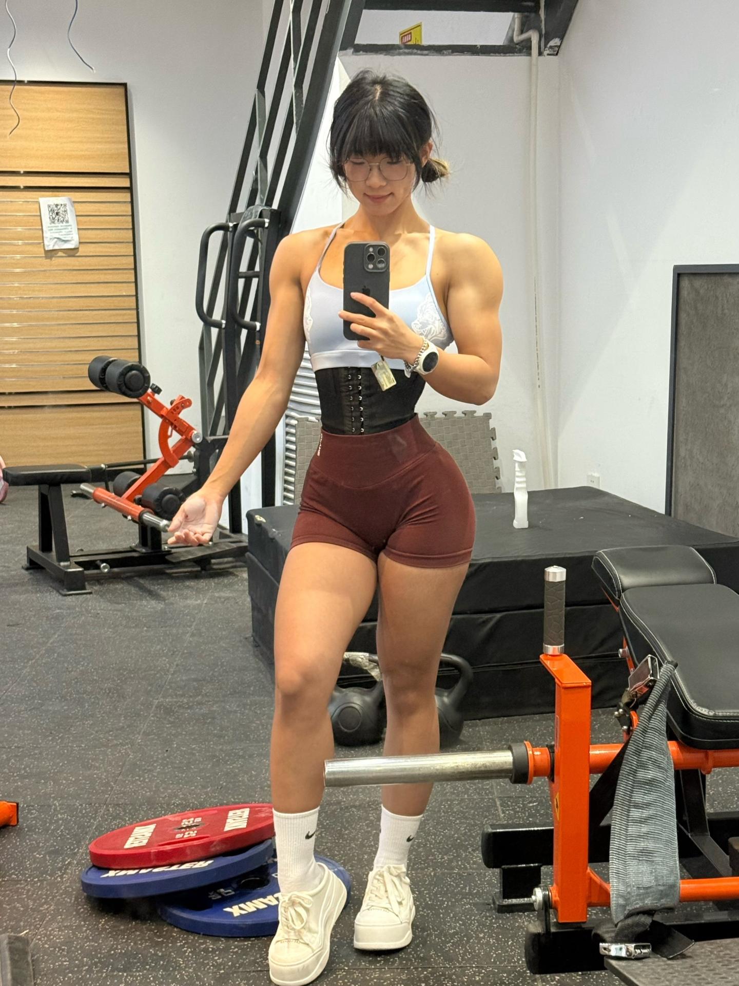 依旧脸包肥肥。