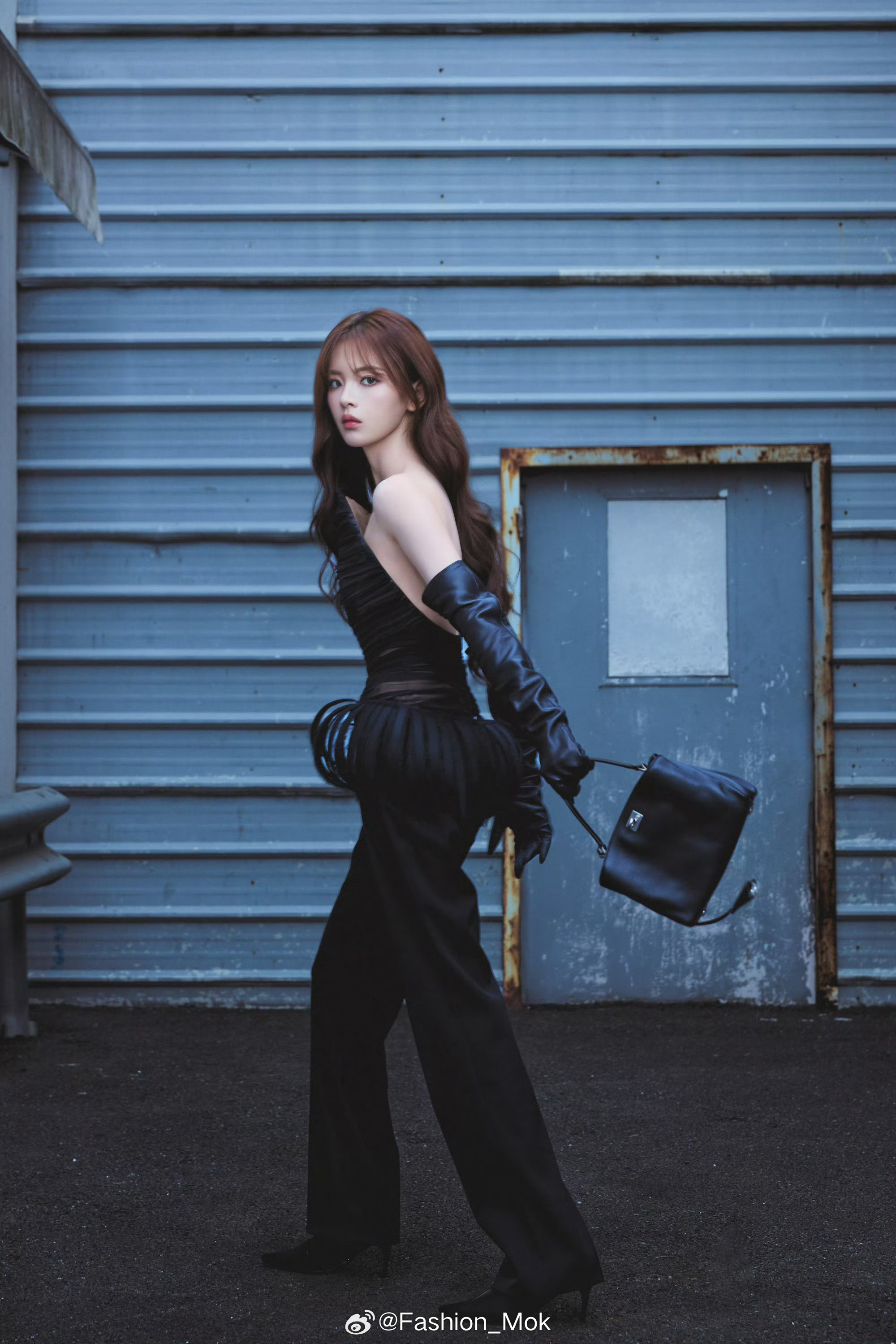 MOK_StarStyle Balenciaga 夏季26系列黑色薄纱廓形羽毛装