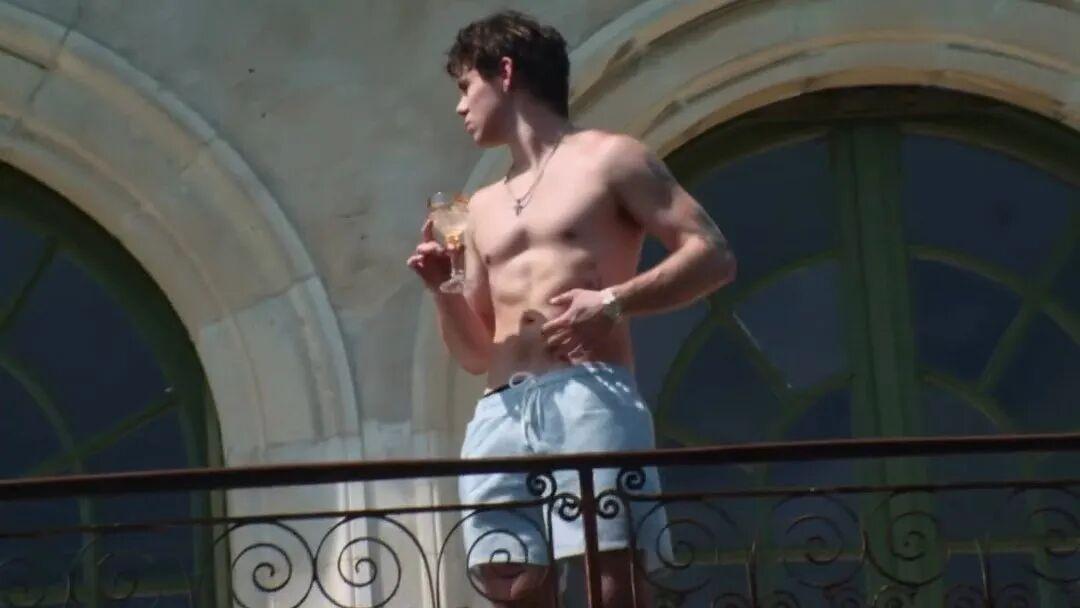 The Kid LAROI 最新照片，又变好看了！
00后流行男帝。