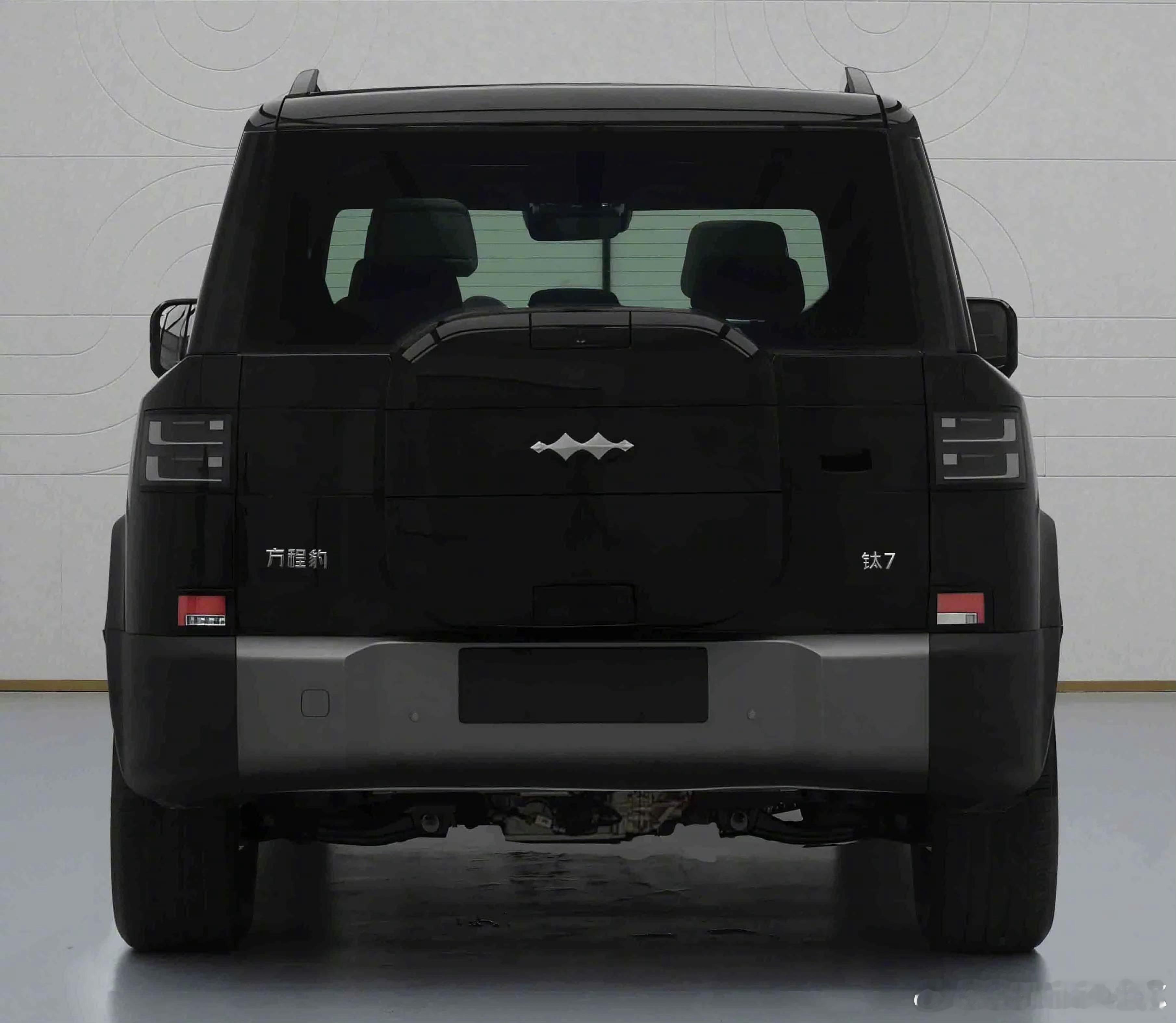 方程豹钛7纯电怎么拿走了我海豹ev的轮毂方盒子做纯电对续航的压力很大，这次电池应