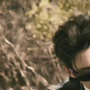 早安心语 霜色染窗，冬意初醒。在静谧中积蓄力量，新的一天，愿您心向阳光。早安。 