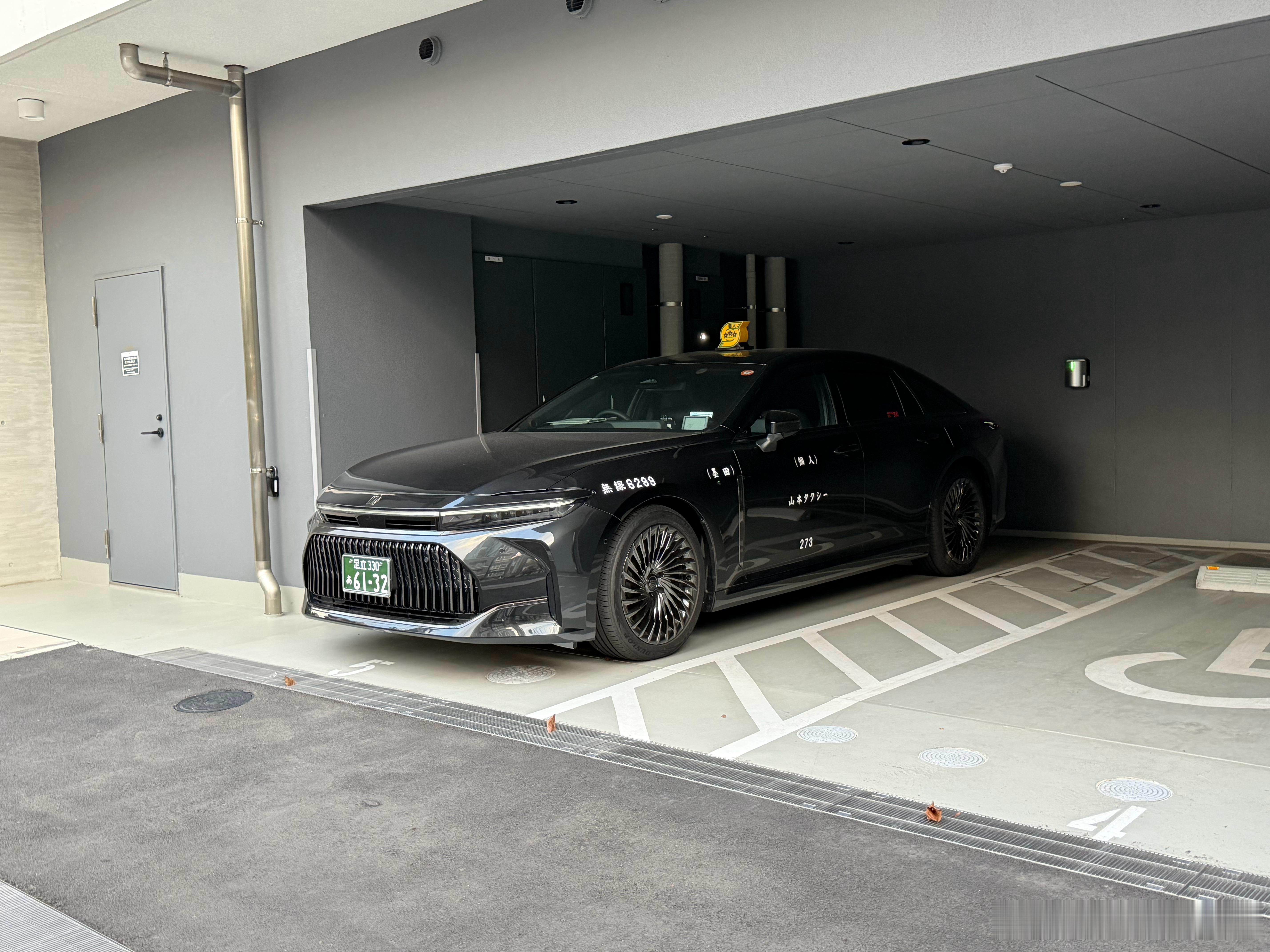 霍！丰田皇冠SD出租车！这价格会贵一些吗？[傻眼][傻眼]凯文聊车 ​​​