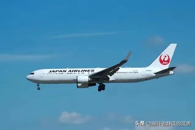 日本航空紧急开了闭门会。7 月 1 日起，飞越中国领空的规矩，全变了。
东京羽田