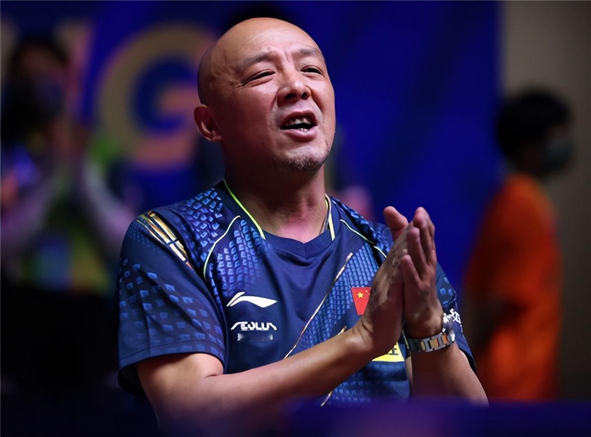 曼昱的三任主管教练，
真是一个比一个奇葩，

第一位，肖战，
国乒出了名的暴脾气