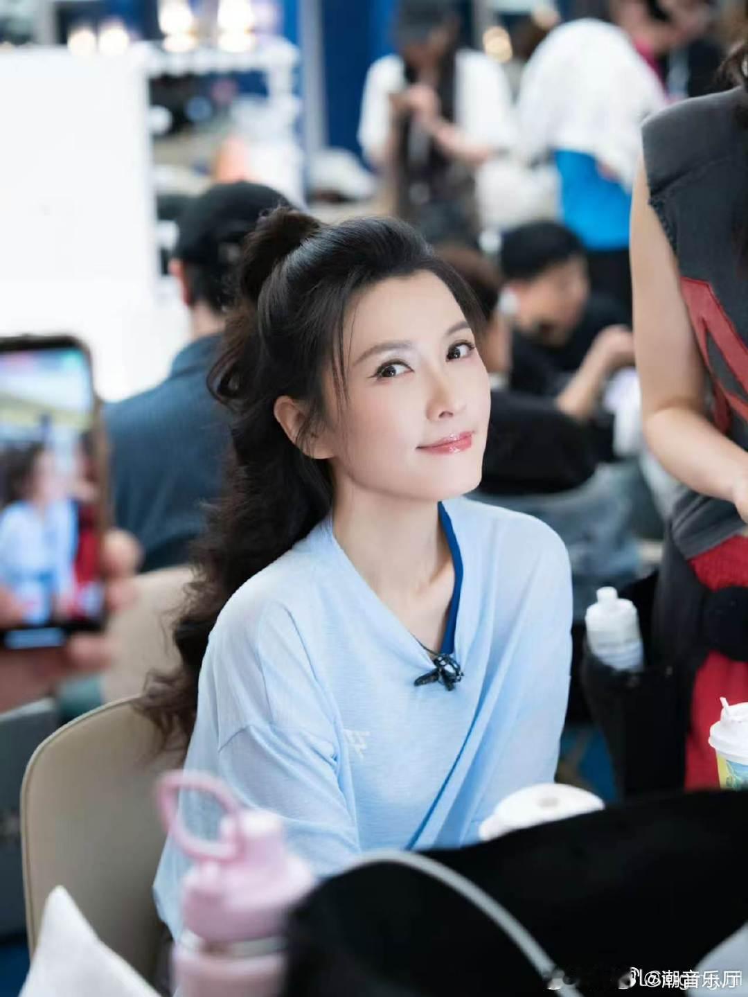徐洁儿徐洁儿回应浪姐小考高音没唱上去乘风2026嗓子状态与现场设备双重影响，徐洁