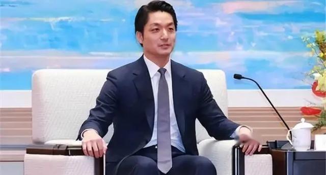 如果赖清德罢免或撤销蒋万安的台北市长职务，那么蒋万安或能成为当今台湾的民族英雄？