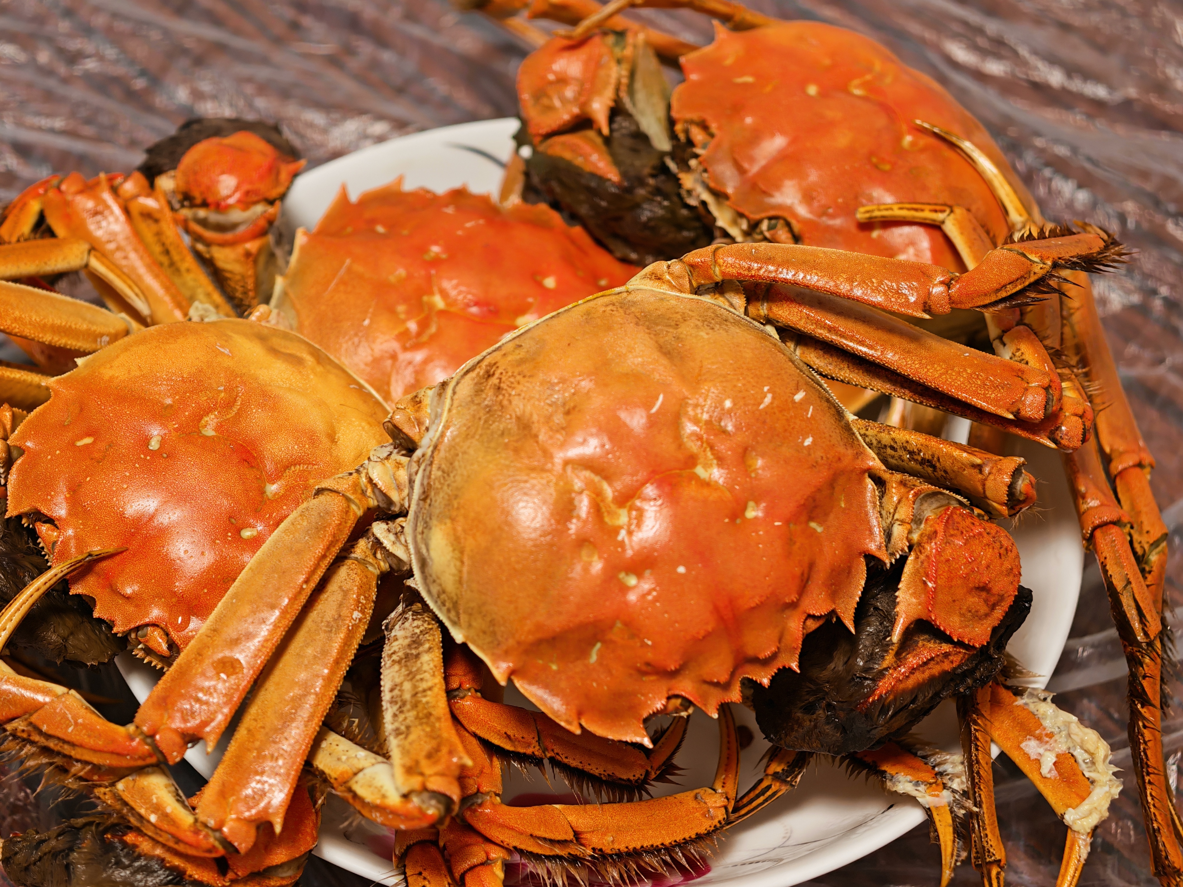 最近吃螃蟹上瘾，现在也正是吃螃蟹的季节，半斤一个又肥又有膏，大家晚饭都吃了没？ 