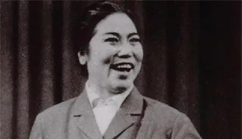 老太太临终一句话把“小香玉”三个字收回去了。
 
不是小气，是寒心。
 
她一辈