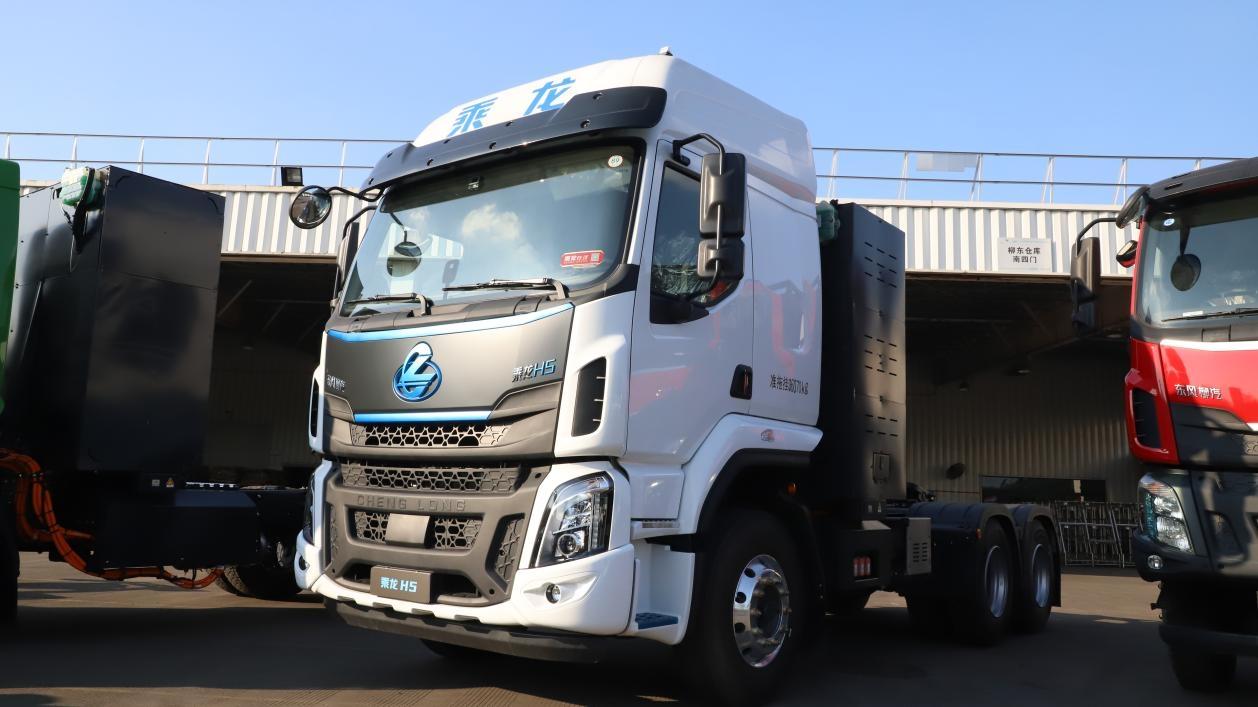 要车身轻、高续航，还要低电耗？这辆换电牵引车通通满足你！乘龙H5 600度大电量