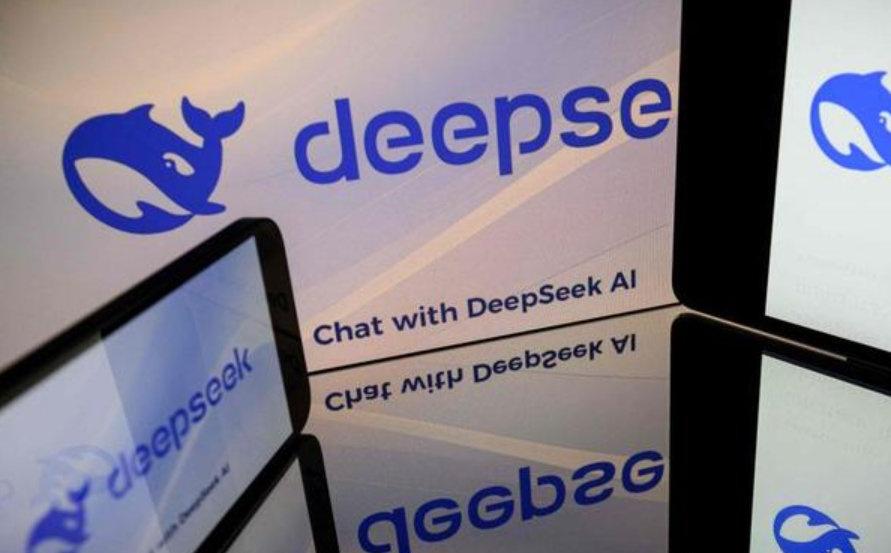 10月15日早间8时左右，有多名网友在社交媒体上反映称在使用DeepSeek时显