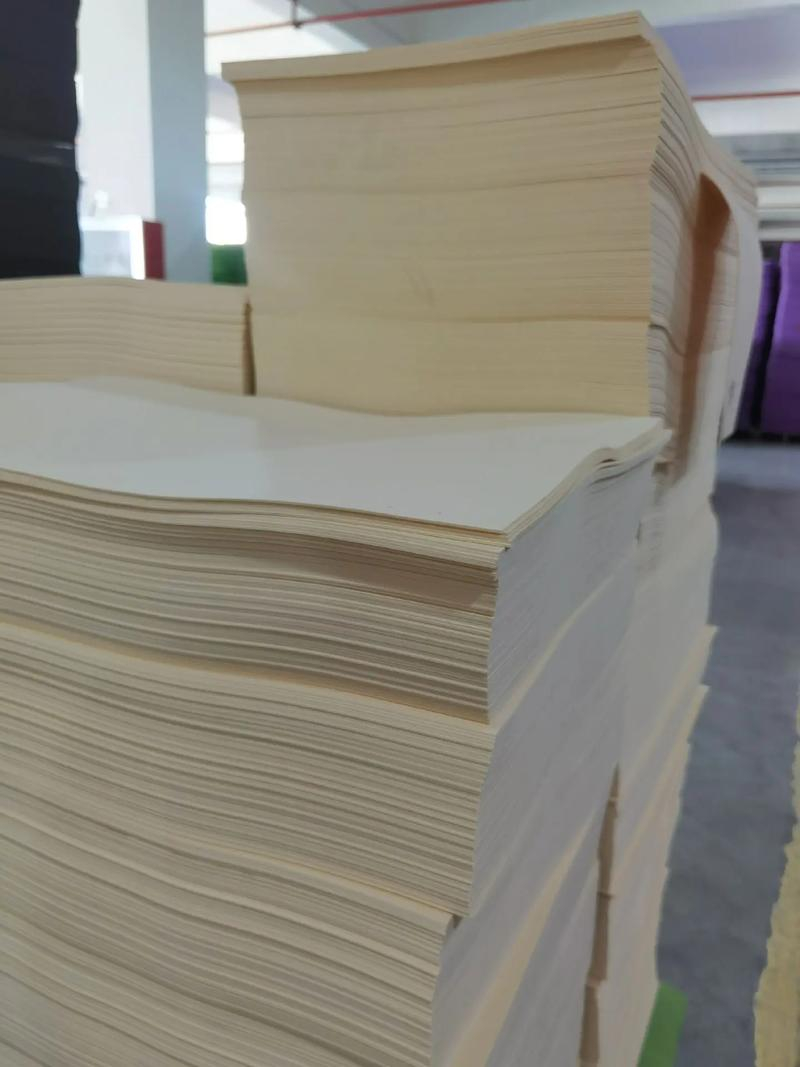 【纸要涨价】记者从产业链获悉，包括太阳纸业、五洲特纸在内的多家纸企发布调价通知称